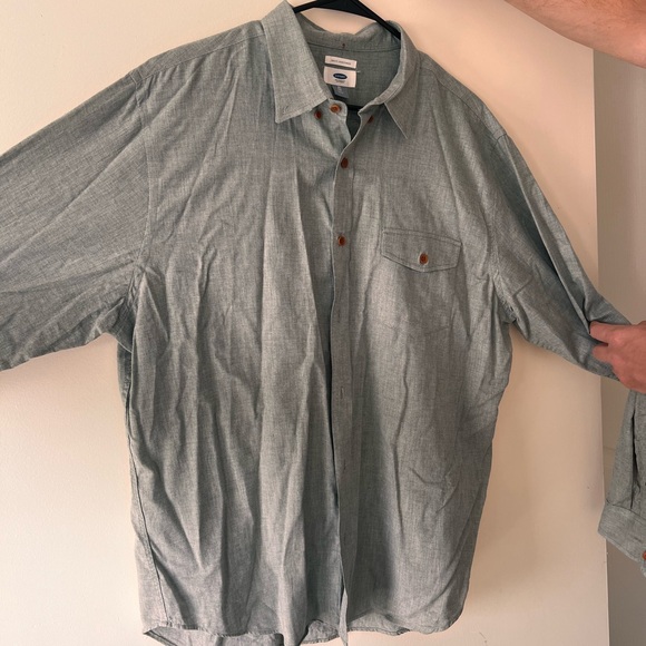 Old navy button down - Picture 1 of 2